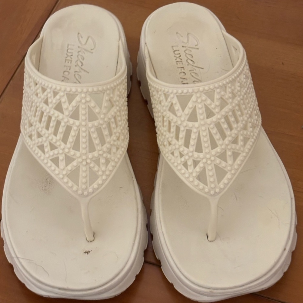Skechers Women's Cream Sandals